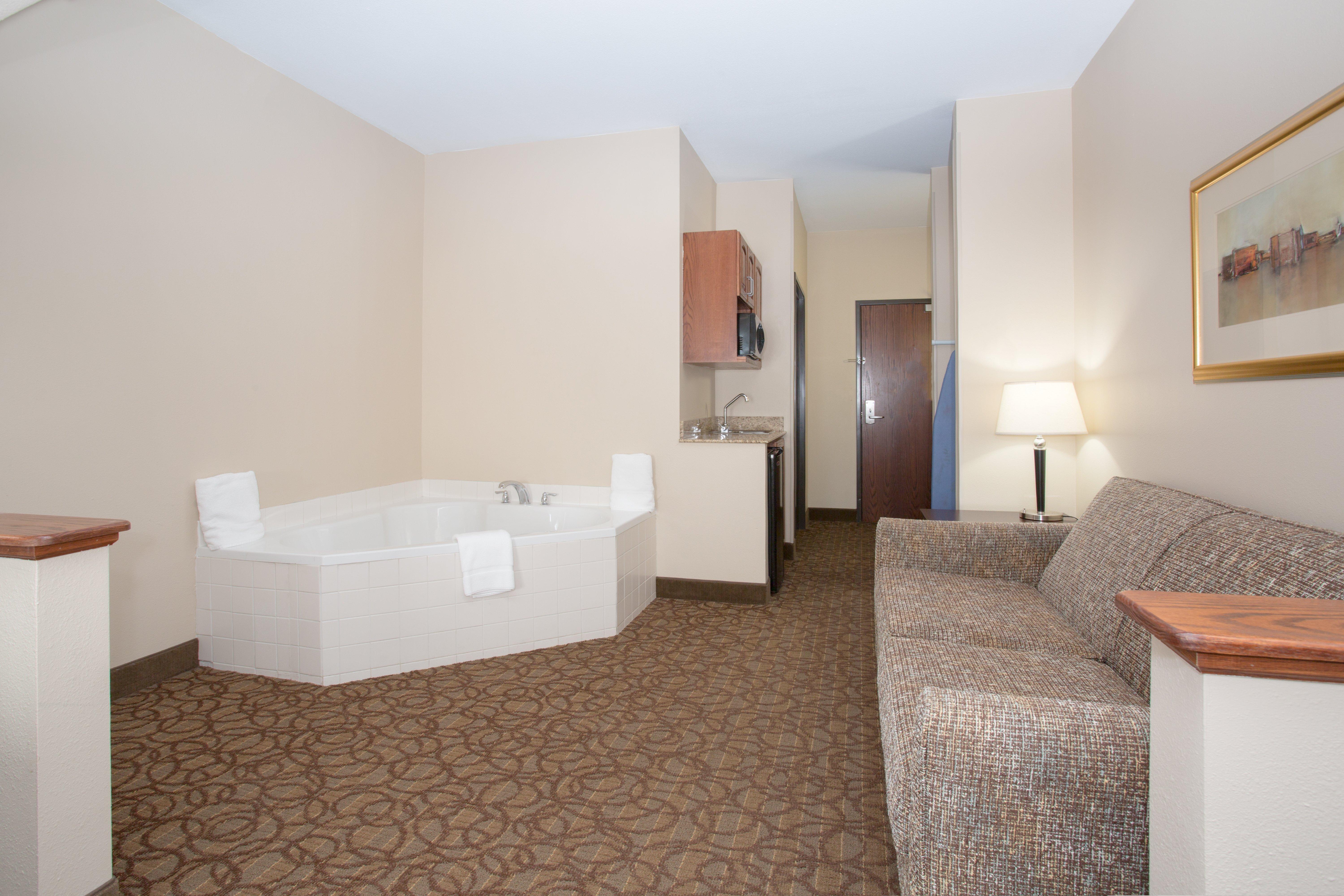 Holiday Inn Express Hotel & Suites Concordia Us 81 By Ihg Екстер'єр фото