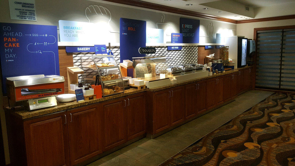Holiday Inn Express Hotel & Suites Concordia Us 81 By Ihg Екстер'єр фото