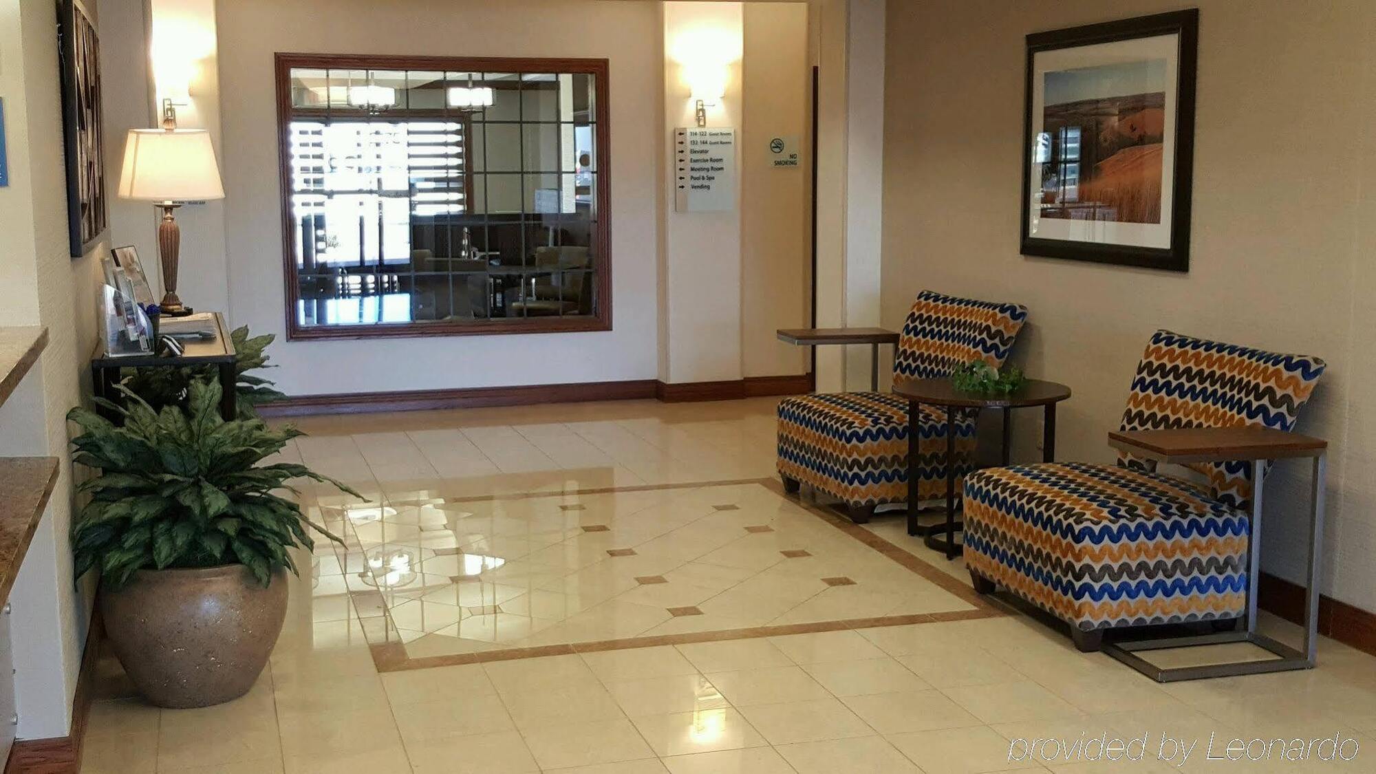 Holiday Inn Express Hotel & Suites Concordia Us 81 By Ihg Екстер'єр фото